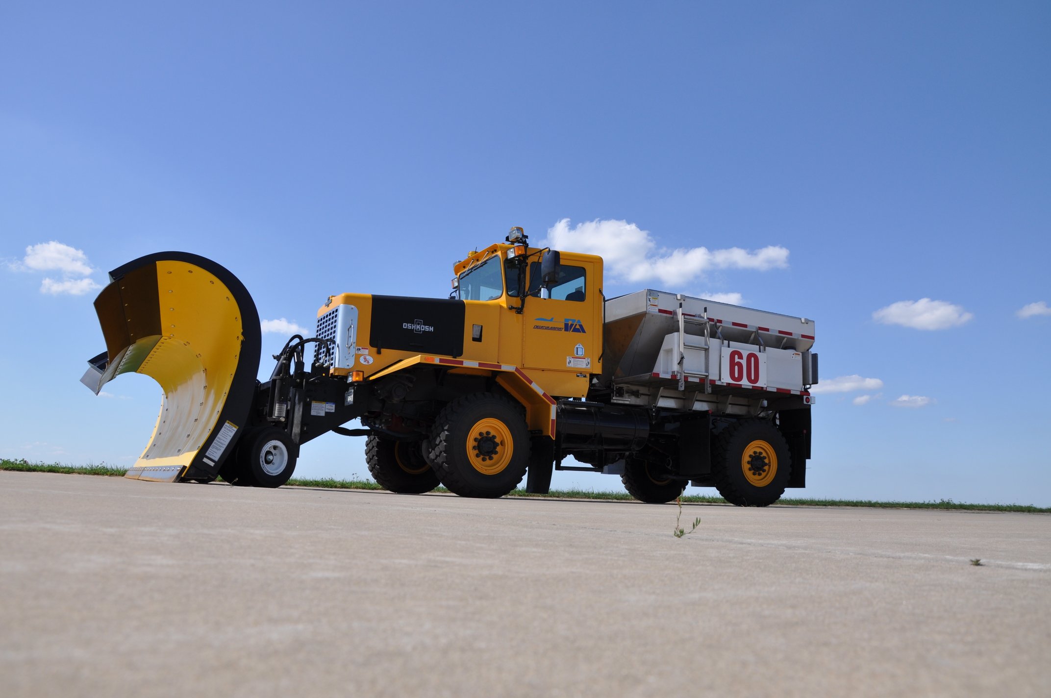 PSeries & MPT Series Oshkosh Snow Removal Oshkosh Airport Products